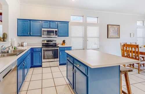 Ocotillo House | Desert escape with a pool, enclosed yard & washer/dryer - close to downtown