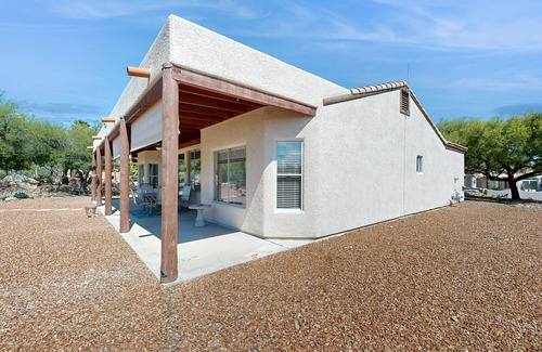 Tucson Estates House | Desert home with view of the mountains, fire pit & wifi