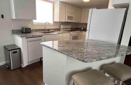 Lake Havasu City Apartment | Desert Rose - Fully Renovated, Close to lake and trails, boat RV parking. Clean!