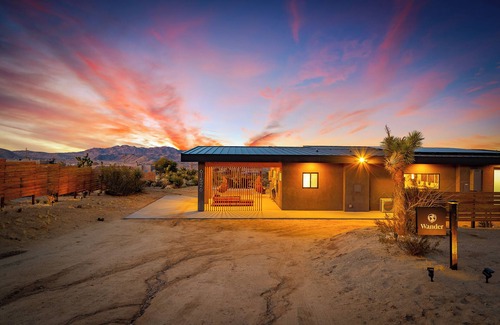 Joshua Tree House | Desert Sanctuary Pool Hot Tub Fire Pit