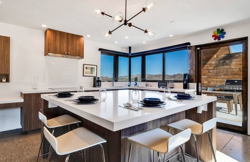Joshua Tree Highlands House | Desert stunner in Joshua Tree with mountain view - near town & park entrance