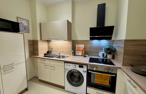 Friedrichstadt Apartment | Design Apartment I Center I Green