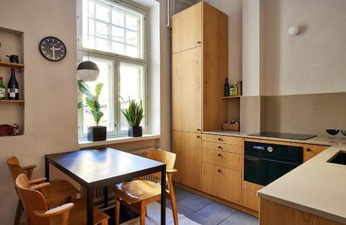 Ullanlinna Apartment | Design district gem, private sauna