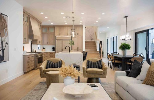 St. George House | Designer Digs: Desert Color Lagoon + Beaches