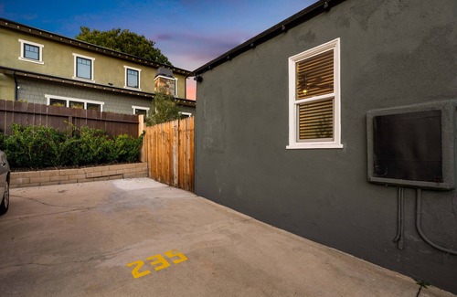 Monrovia House | Designer Digs