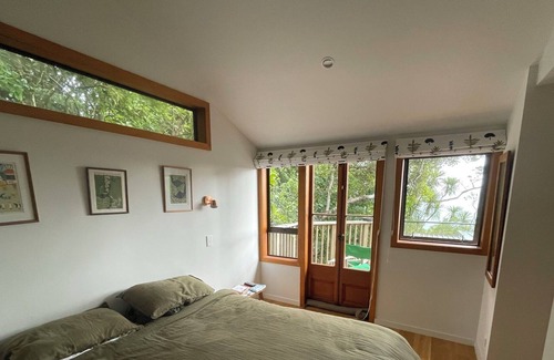 Mahurangi House | Designer Dwelling in Native Bush With Intimate Harbour Views. 13km to Matakana
