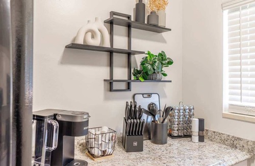 West University House | Designer Living Pet-Friendly UNR 2BR 1BA