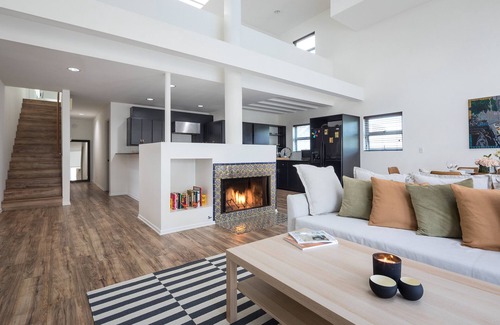 Venice Apartment | Designer Loft with parking 5min to the beach !
