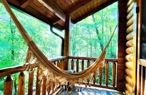 Cashiers Cabin | Designer Log Cabin - Outdoor Fire Pit - Resort Amenities