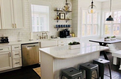 New Buffalo House | Designer Luxury Cottage ~ Heated Community Pool ~ Walk to Beach & Town