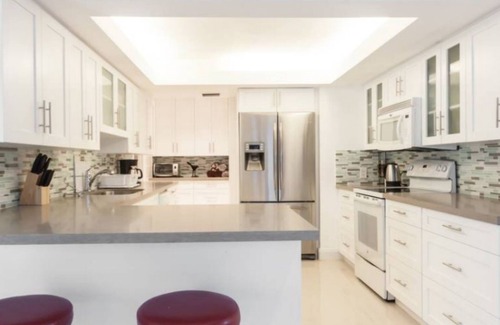Fort Lauderdale Villa | DESIGNER OASIS RESORT .12n BEDROOMS .7 BATHS .PRIVATE RESORT .SLEEPS 24 GUESTS