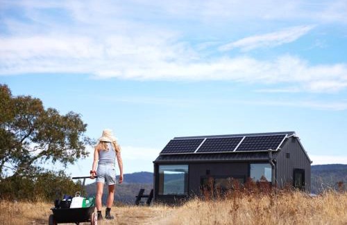 Moonambel House | Designer Off-Grid Cabin Retreat by Famous Startup - Neada