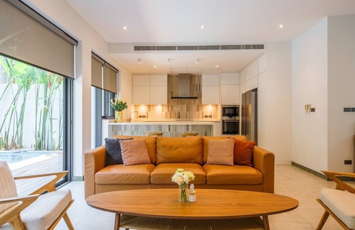 Sukhumvit Villa | Designer Pool Villa in Ekkamai