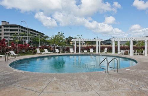 Hawaii Kai Condo | Designer Studio in Hawaii Kai! Close to beaches, shopping, and hiking!
