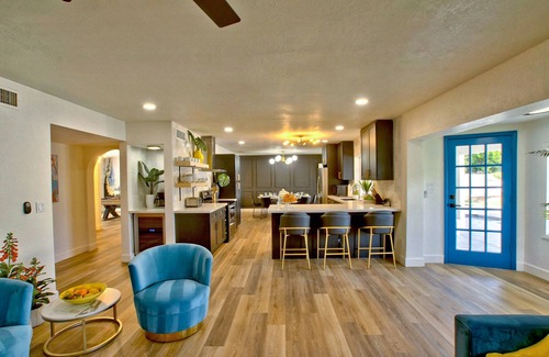 Paradise Valley Village House | Designer Vibe & w/Spa Tub & Heated Pool