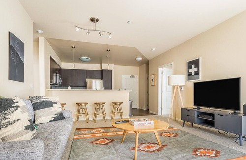 Mercer Island Apartment | Desirable 2BR Condo on Mercer Island w/ Amenities