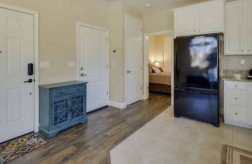 Reno Apartment | Desirable Reno Apartment: 15 Mi to Ski Slopes!