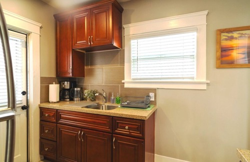 South Park Apartment | Desirable Studio Park Views W/D