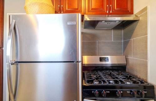 South Park Apartment | Desirable Studio Park Views W/D