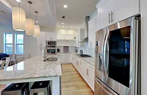 Crystal Beach House | Destination Paradise