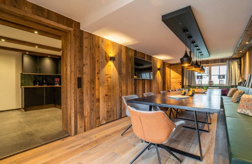 Kitzbuehel Ski Chalet | Detached chalet, sunny location with sauna and bar