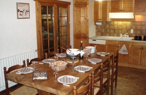 Flumet Ski Chalet | DETACHED CHALET SLEEPS 8 - 300 METRES FROM ESPACE DIAMANT SKI AREA