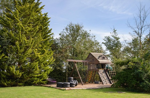 Howlett End House | Detached Forest Setting Bungalow