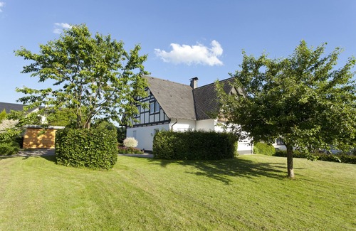 Holthausen House | Detached holiday home in Schmallenberg-Holthausen for max. 9 people.