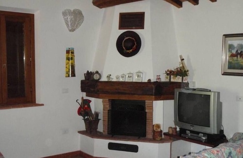 Bagnore Villa | Detached house with large garden