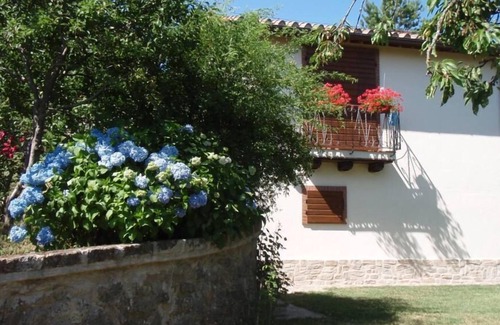 Bagnore Villa | Detached house with large garden