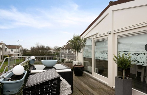 Kamperland Villa | Detached luxury beach house. various terraces and winter garden