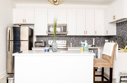 Willow Meadows/Willowbend Area Apartment | Detached Studio apartment with outdoor pool