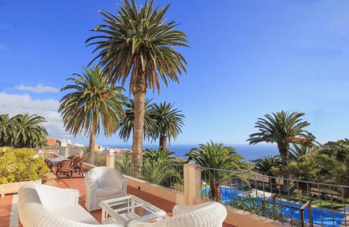 Adeje Villa | Detached Villa with Garden, Heated and Private Pool, Sea View, Parking Free