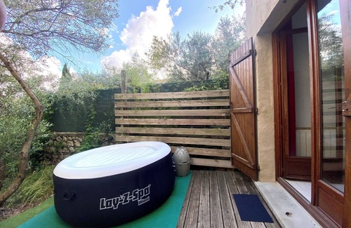 Pignan House | Detached villa with garden terraces jacuzzi 15' Montpellier and beaches