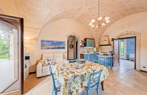 L'Assunta Villa | Detached villa with pool and English garden near the sea