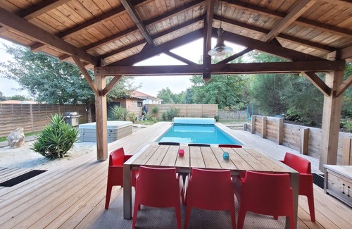 Lit-et-Mixe House | DETACHED WOODEN HOUSE 4BED SWIMMING POOL & JACCUZI BED AND MIXE NEAR CONTIS OCEAN