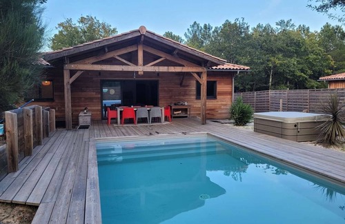Lit-et-Mixe House | DETACHED WOODEN HOUSE 4BED SWIMMING POOL & JACCUZI BED AND MIXE NEAR CONTIS OCEAN