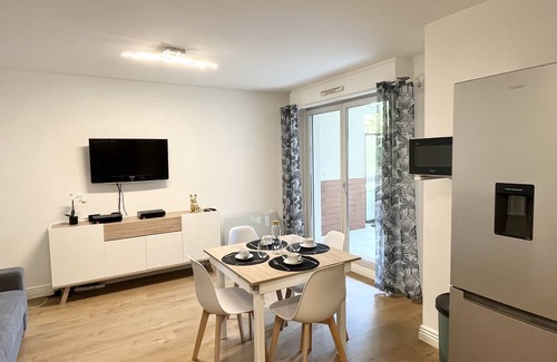 Carrieres-sous-Poissy Apartment | Deux Pièces Cosy