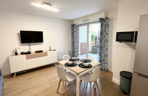Carrieres-sous-Poissy Apartment | Deux Pièces Cosy