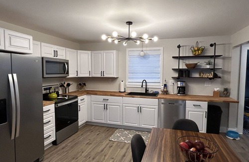 Alanson House | Devils Elbow Cottage on Crooked River near Burt Lake with HOT TUB!