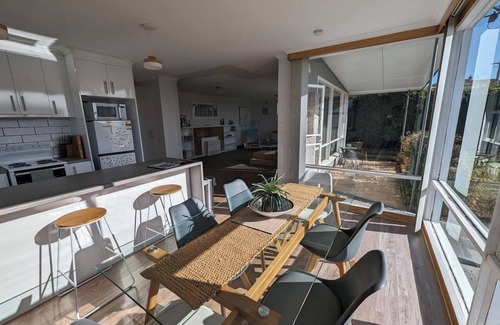 Devonport House | Devonport’s Relax @ Manning