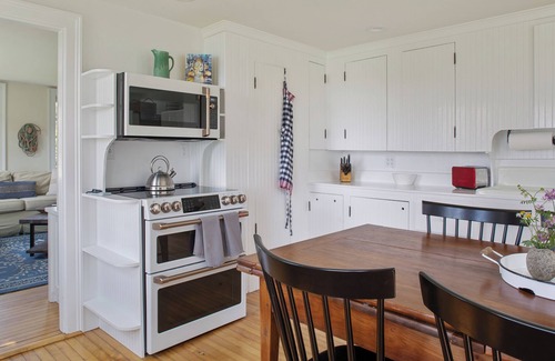 Port Clyde House | Dew Drop 4: Classic Waterfront Cape on the Harbor of Maine Coastal Village
