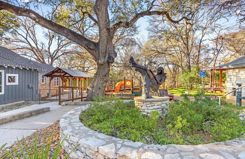 Wimberley Cabin | Dew Drop Inn I Creek access, downtown