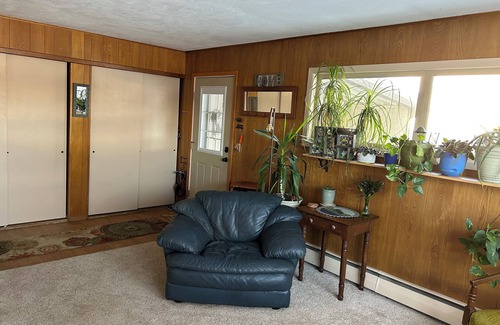 Turnagain House | Dexter's Playground, an eclectic 2-bedroom house just 1.5 miles from the airport
