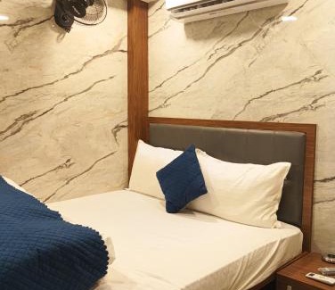 Matunga Hotel | Dharavi Residency