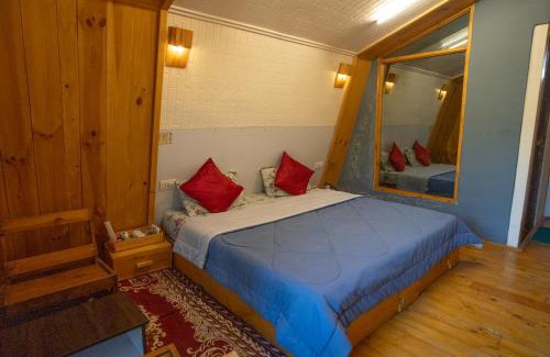 Dharamshala Hotel | Dhauladhar View Village Resort