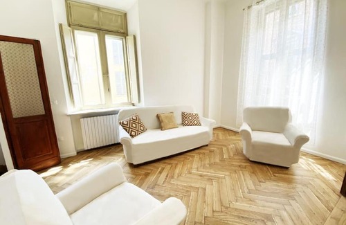 Reggio nell'Emilia Apartment | Dhouse antichità all'avanguardia
