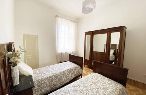 Reggio nell'Emilia Apartment | Dhouse antichità all'avanguardia