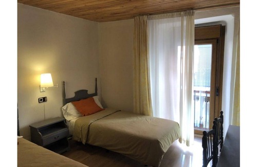 Puigcerda Bed & Breakfast | Di Verena - Two people (single beds) and private bathroom Nr 38