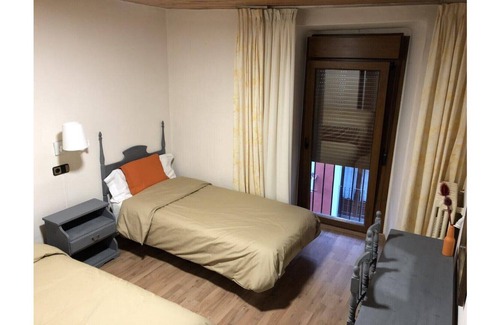 Puigcerda Bed & Breakfast | Di Verena - Two people (single beds) and private bathroom Nr 38